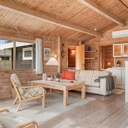 בית נופש Jannus - 550m From The Sea By Interhome הלס